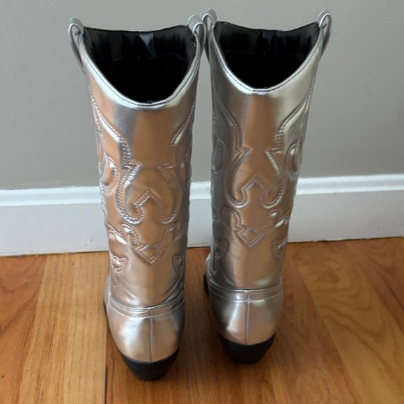 Silver Western-Style Women's Boots - Picture 2 of 4